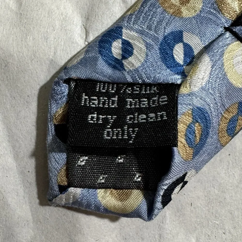 Salvatore Ferragamo Blue Geometric Mens 100% Silk Tie 60